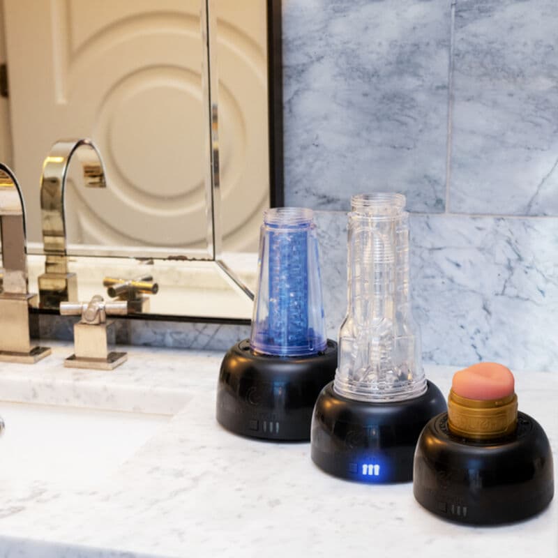 Accessoire de séchage automatique – FLESHLIGHT vue des différents masturbateurs posées sur le séchoir