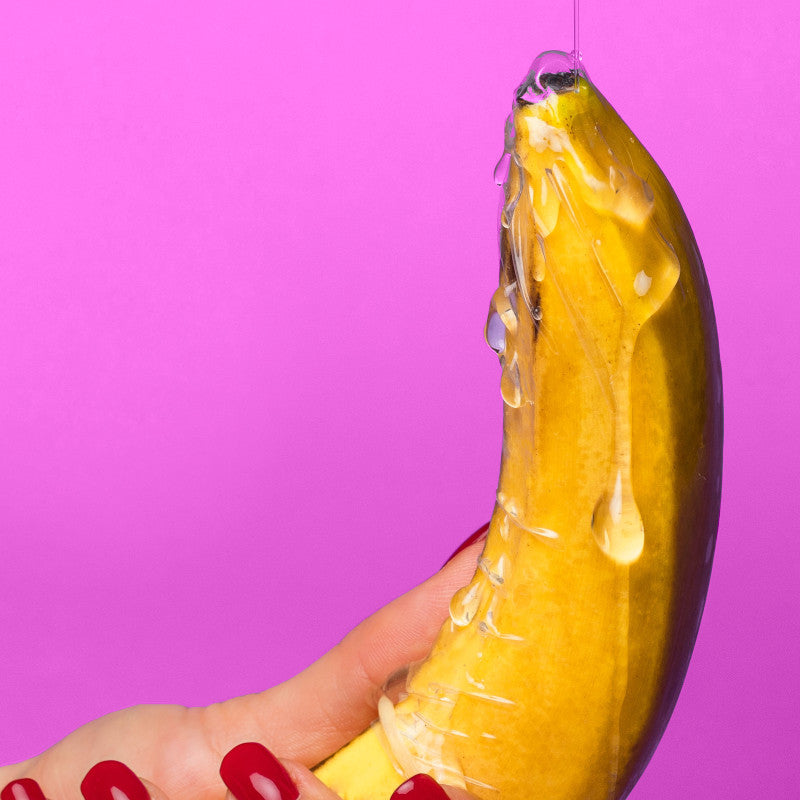Banane couverte d'un liquide transparent