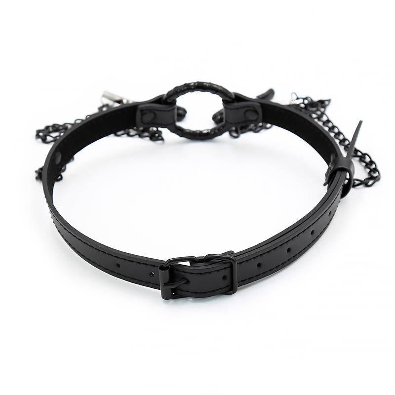Bâillon Anneau avec pince à tétons | Gag Ring BDSM - SM chaîne et collier en cuir vegan noir mat de la gamme Black SHADOW de la marque INTOYOU vue arrière du bâillon