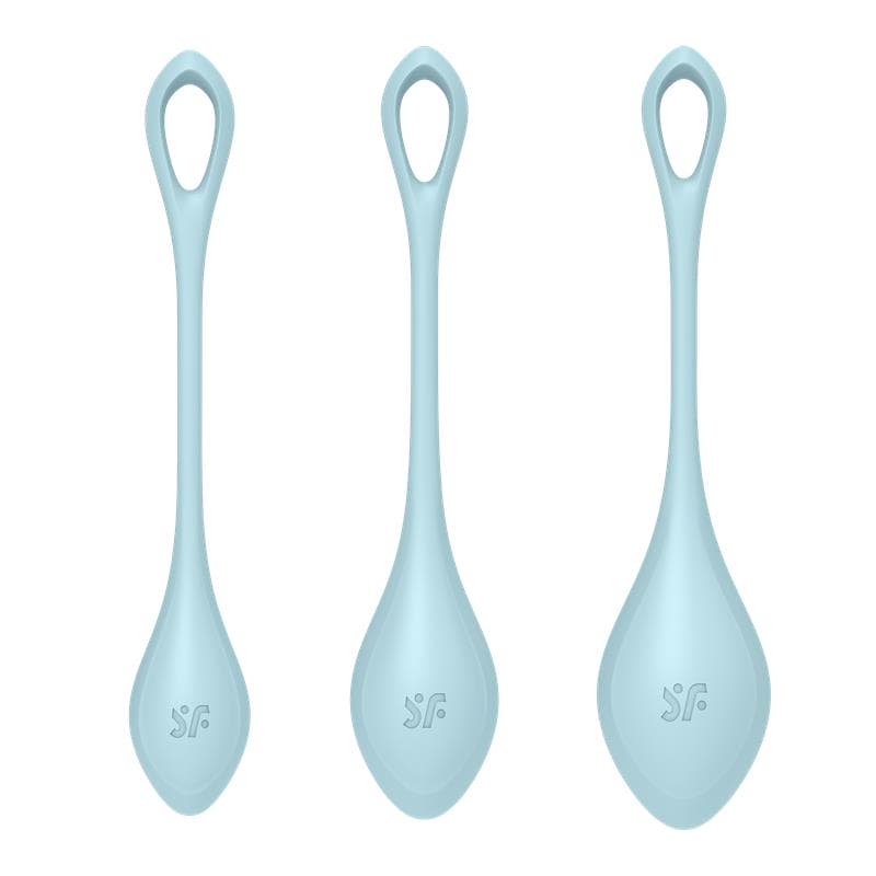 Zoom sur les boules de geisha Satisfyer Yoni Power 2 bleu clair avec logo visible sur la surface