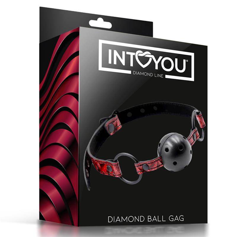 Gag Ball respirant cuir vegan rouge | Boule de Bâillon BDSM - SM Gag Ball respirable en cuir vegan de la gamme DIAMOND Line de la marque INTOYOU vue de la boîte